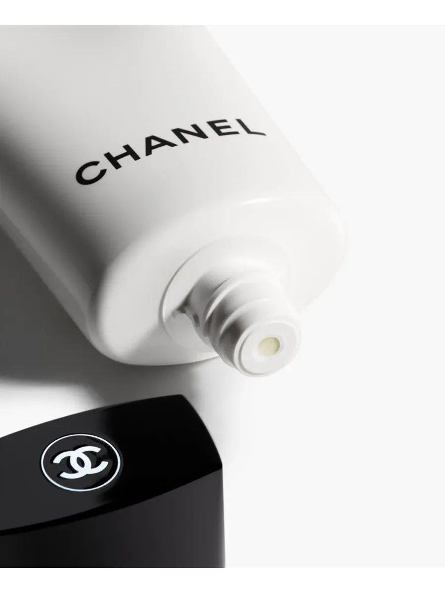 CHANEL Очищающий крем-пенка Camellia, 140 мл — изображение 2 из 8