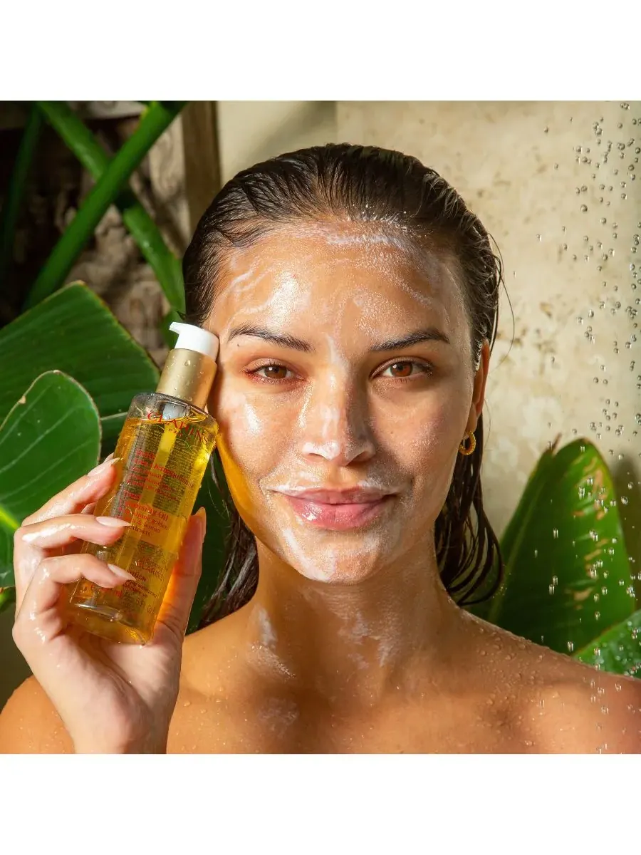 Гидрофильное масло Clarins — Очищающее масло и Total Cleansing Oil & Makeup Remover, 140 мл — изображение 3 из 7