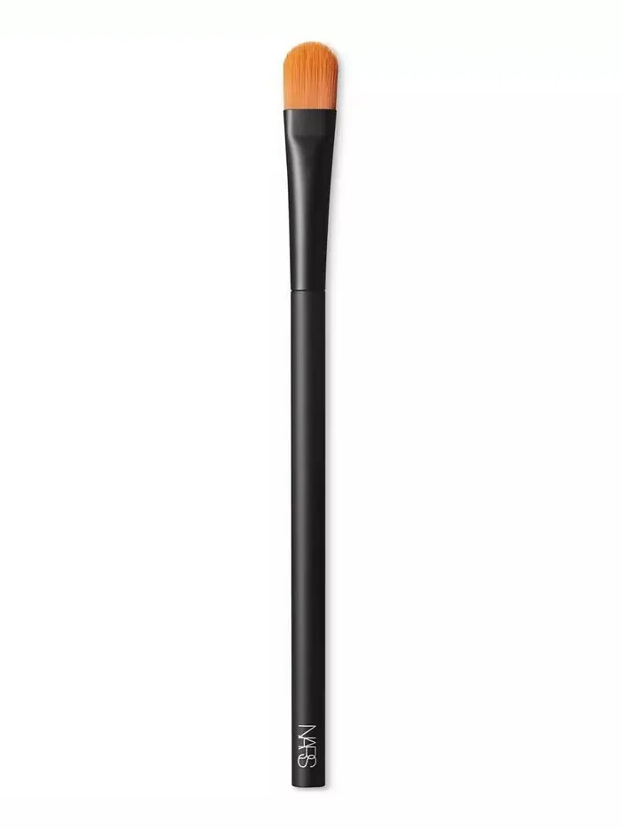 #12 Кисть для растушевки крема Nars