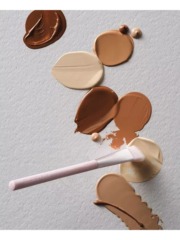 Кисть для консилера Kylie Cosmetics — изображение 6 из 6