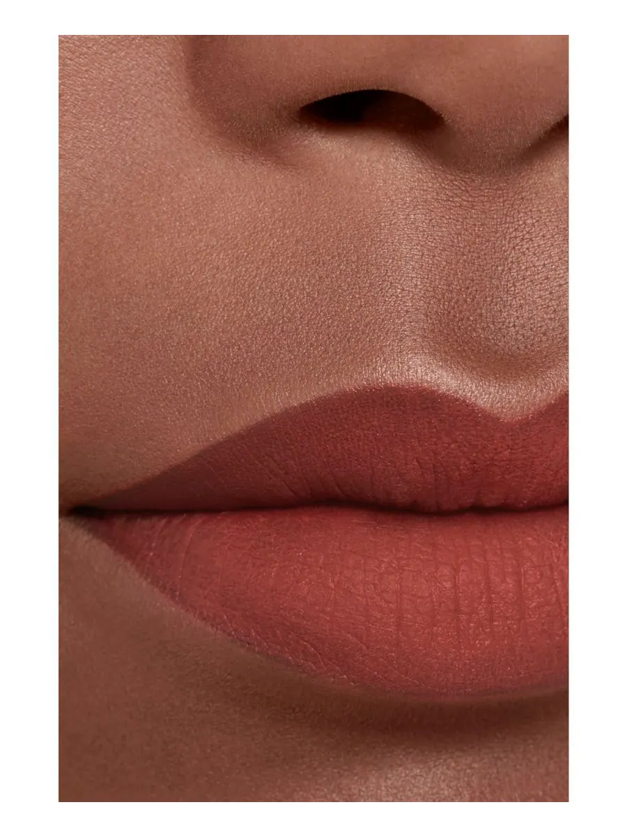 Жидкая помада для губ Chanel Rouge Allure Liquid Velvet, 226 séduisante, 6 мл — изображение 4 из 9