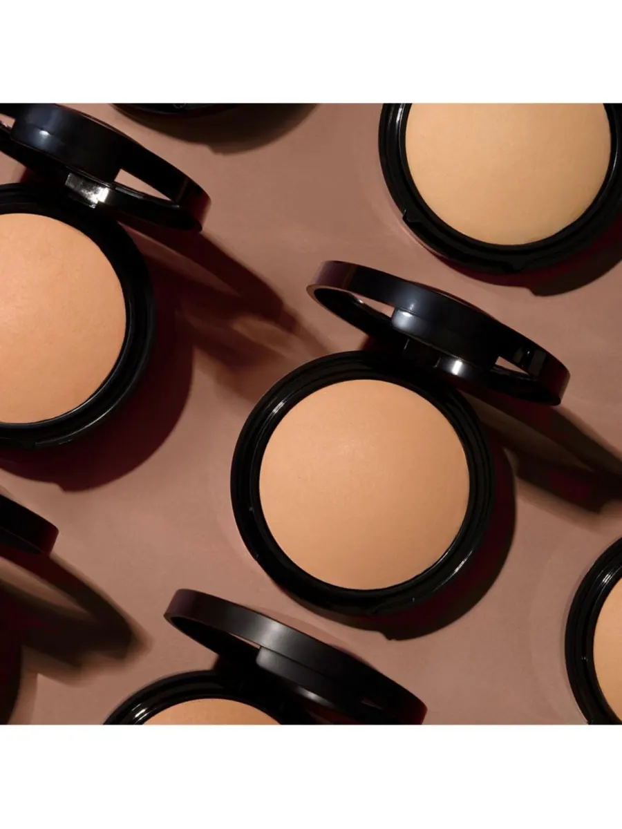 Запеченная тональная основа Double Take с полным покрытием Laura Geller Beauty, Fair — изображение 10 из 10