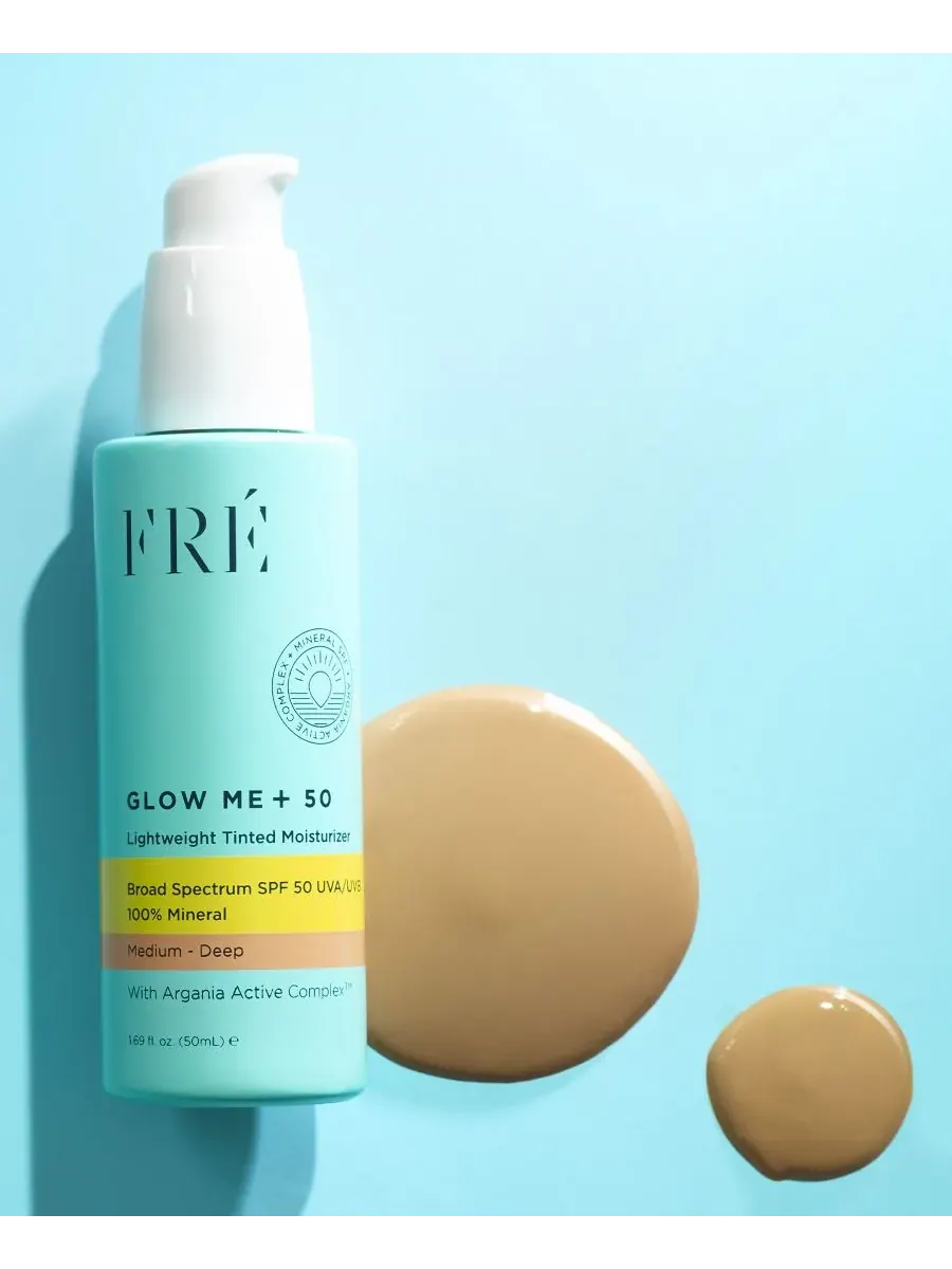 GLOW ME + 50 Легкий тонирующий увлажняющий крем с минеральными частицами, SPF 50, 1,69 унции FRE — изображение 3 из 9