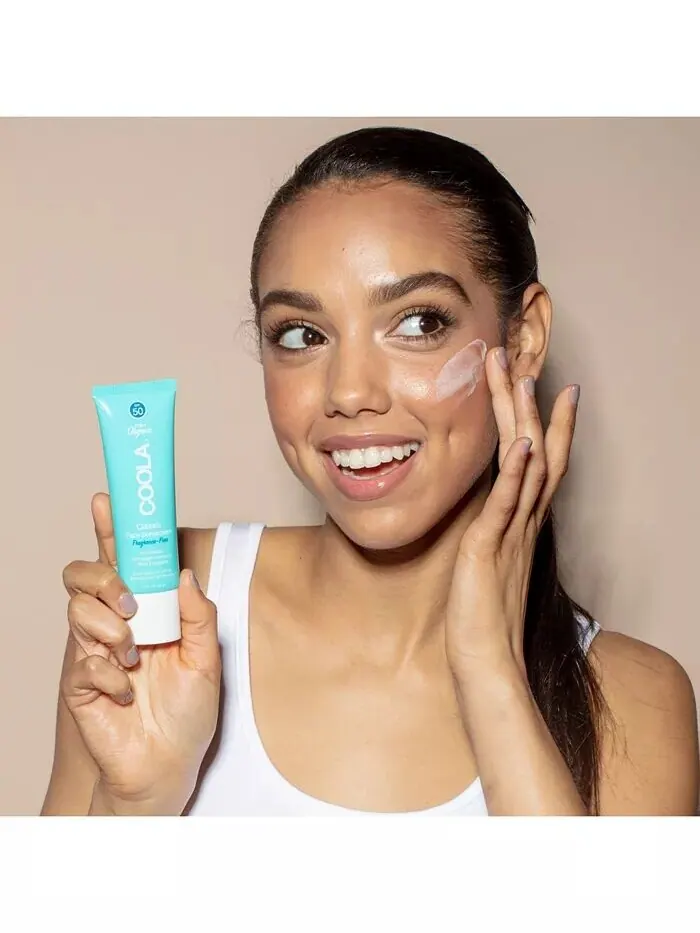 Классический солнцезащитный крем для лица SPF 50, 1,7 унции Coola — изображение 2 из 4