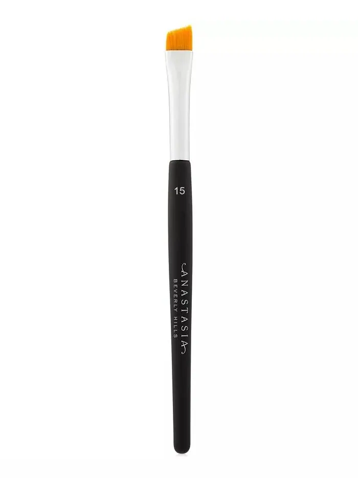 Кисть 15 — мини-скошенная кисть Anastasia Beverly Hills