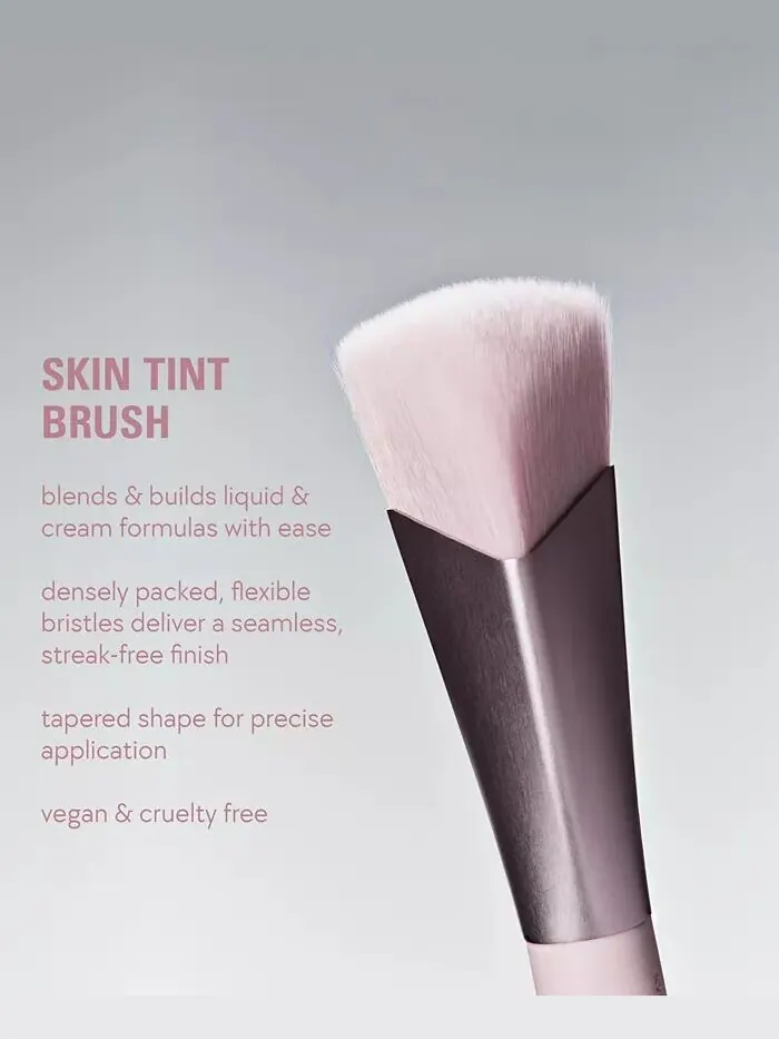 Кисть для оттенка кожи Kylie Cosmetics — изображение 3 из 4