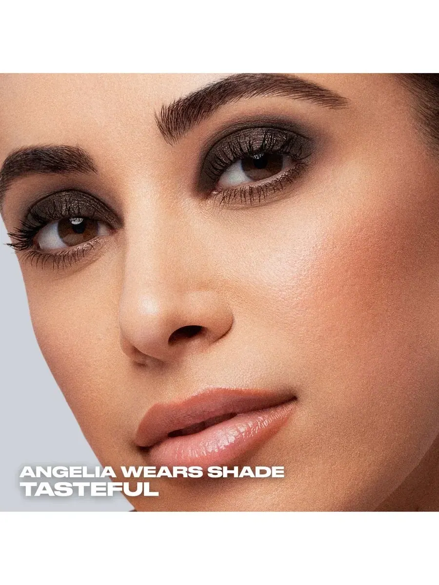 Тени для век в стике, 1,2 г, с мягким матовым финишем Urban Decay, Tasteful — изображение 5 из 7