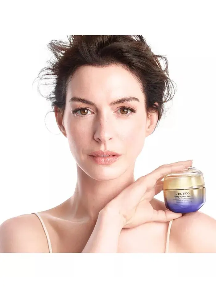 Крем для лица Shiseido — Усовершенствованный поднимающий и укрепляющий Vital Perfection — изображение 3 из 10