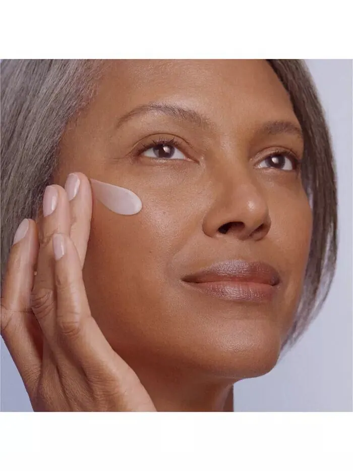 Крем для лица Shiseido — Усовершенствованный поднимающий и укрепляющий Vital Perfection — изображение 8 из 10