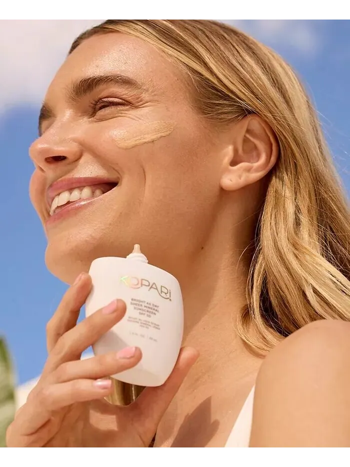 Прозрачный минеральный солнцезащитный крем Bright As Day SPF 50, 1,7 унции Kopari Beauty — изображение 4 из 12