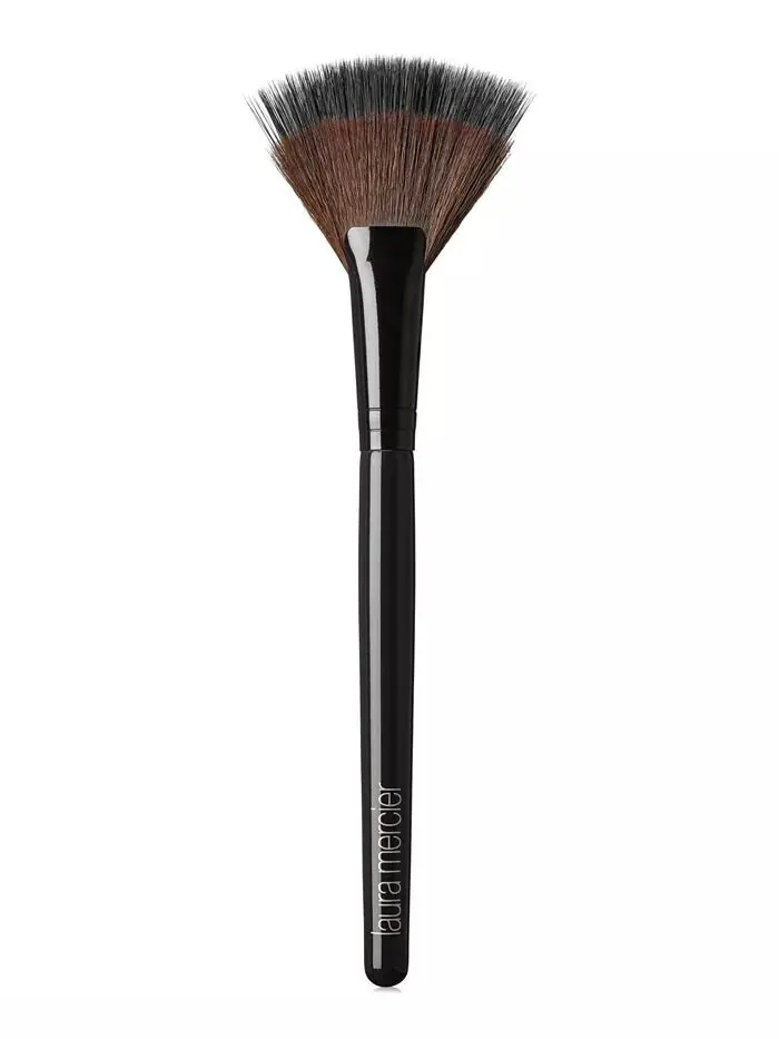 Веерная кисть для пудры Laura Mercier