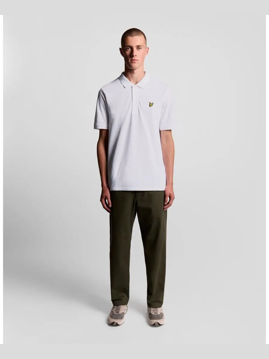 Мужская однотонная рубашка поло Lyle & Scott — изображение 2 из 6, белый