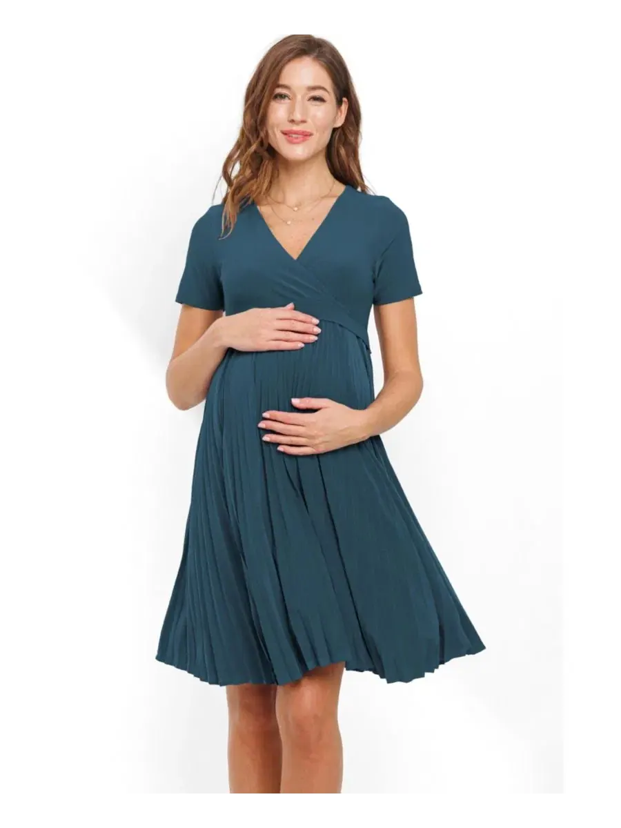 Платье для беременных с плиссировкой и V-образным вырезом, модель Maternity A-Line Pleated V-Neck — изображение 1 из 5