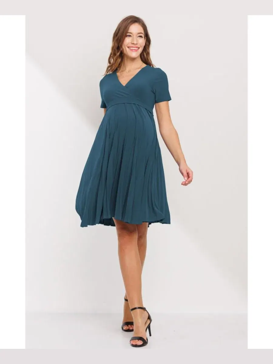 Платье для беременных с плиссировкой и V-образным вырезом, модель Maternity A-Line Pleated V-Neck — изображение 5 из 5