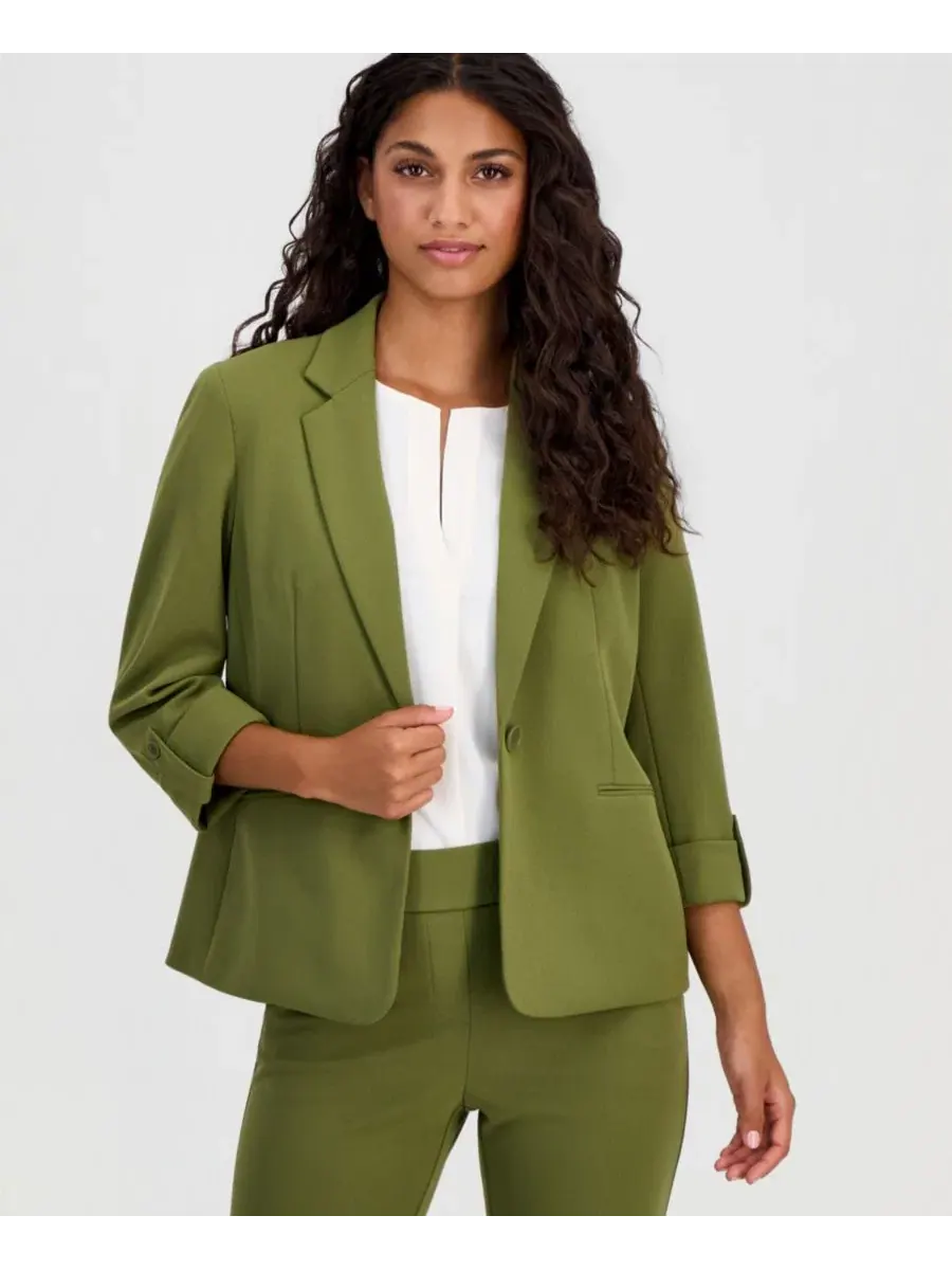 Жакет и брюки из трикотажа Petite Knit Roll-Tab Blazer & Pull-On Knit Trousers Anne Klein Essentials — зеленый