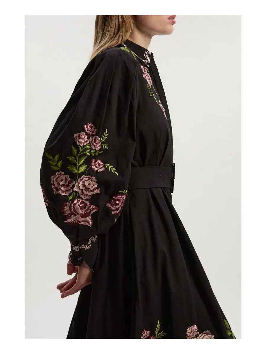 Женское хлопковое платье-рубашка с вышивкой роз Karen Millen — изображение 8 из 8, черный