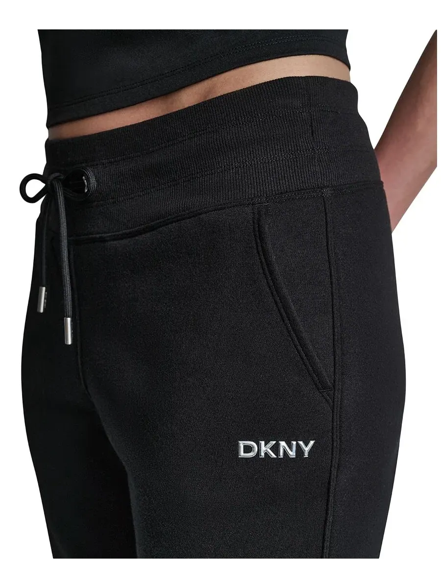 Брюки-клеш с блестящей фактурой и логотипом DKNY Sport — изображение 4 из 5, черный