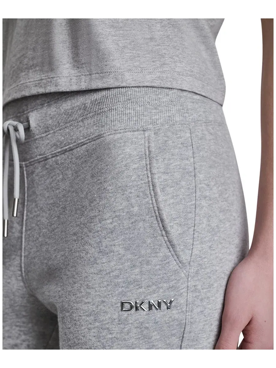 Женские брюки-клеш с блестящим принтом Bubble Mid-Rise Crop Flare DKNY Sport — изображение 4 из 5, серый