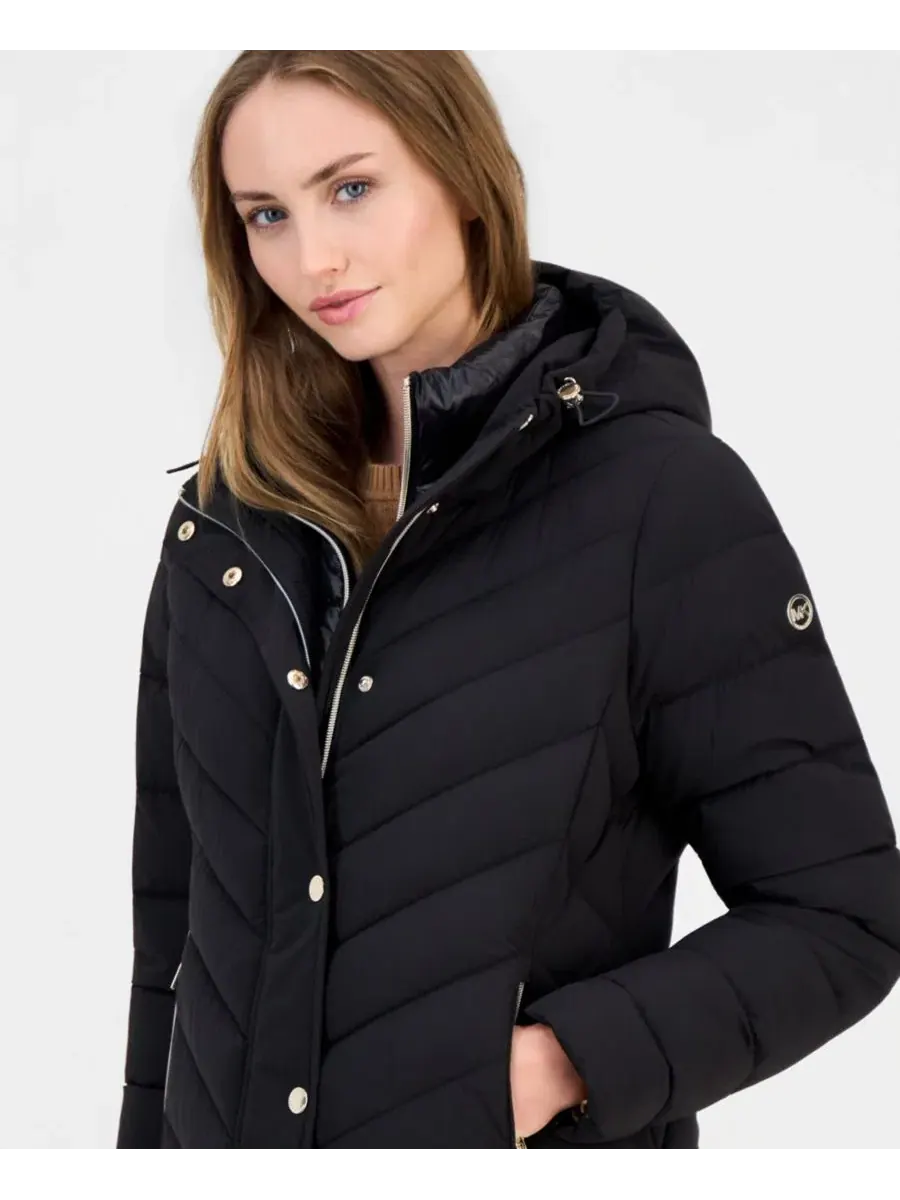 Пуховик женский с капюшоном и биби Michael Kors — изображение 2 из 3, черный