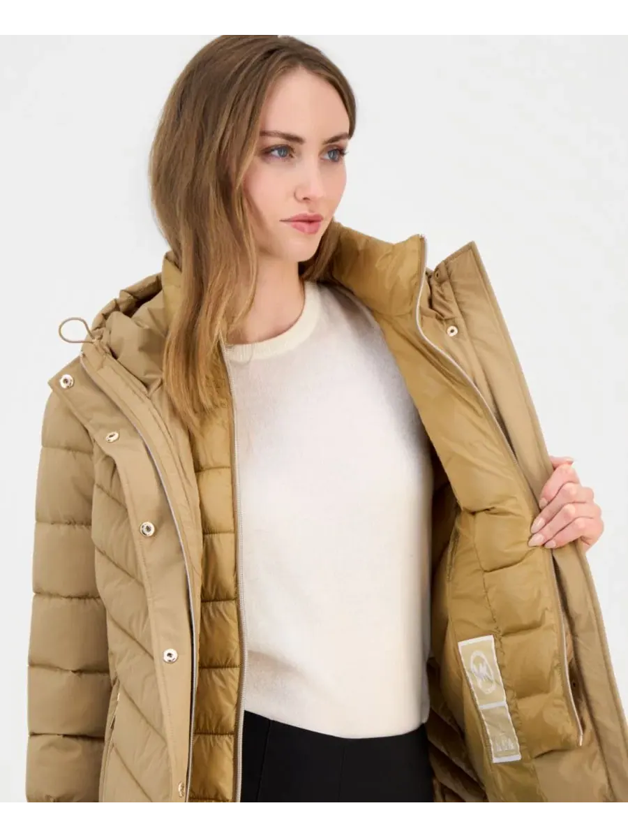 Женское стеганое пальто-пуховик с капюшоном, модель Hooded Bibbed Packable Puffer Coat Michael — изображение 4 из 5