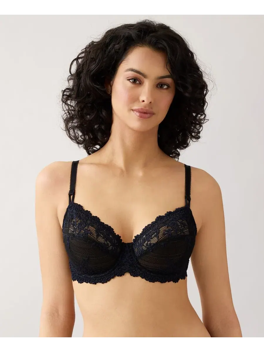 Бюстгальтер с косточками и трусы-слипы с вышивкой Embrace Lace Wacoal — изображение 1 из 5, черный