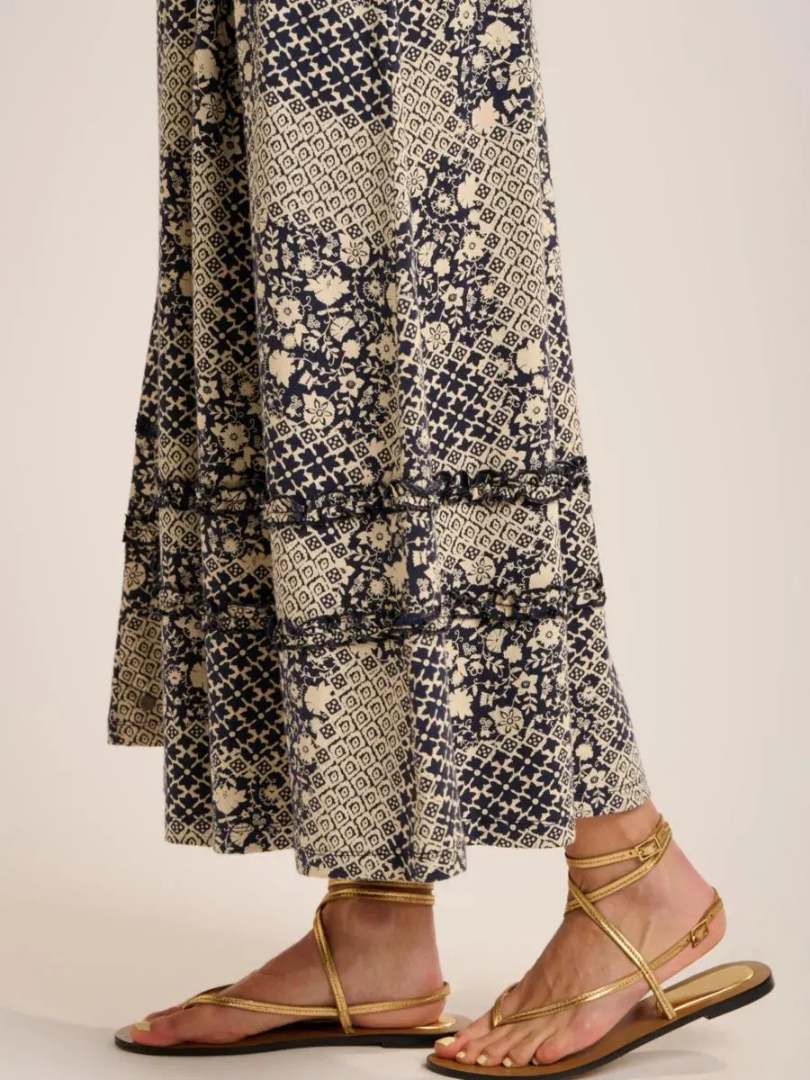 Платье-макси с V-образным вырезом Katerina Floral-Print Brakeburn — изображение 4 из 8, темно-синий