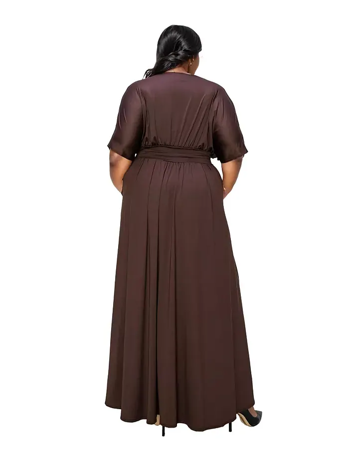Платье макси Plus Size Raffi с завышенной талией и карманами L I V D — изображение 2 из 3, коричневый