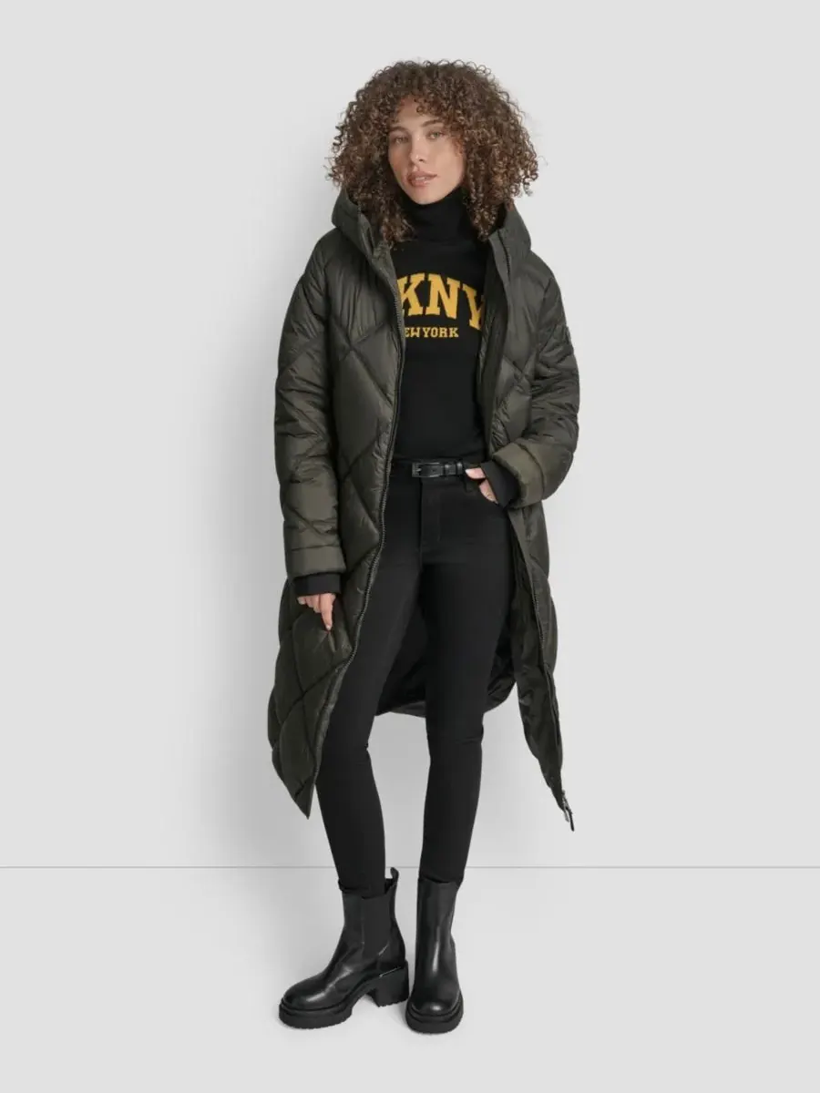 Женская стеганая пуховая куртка с капюшоном в виде ромбов DKNY — изображение 7 из 8, лоден