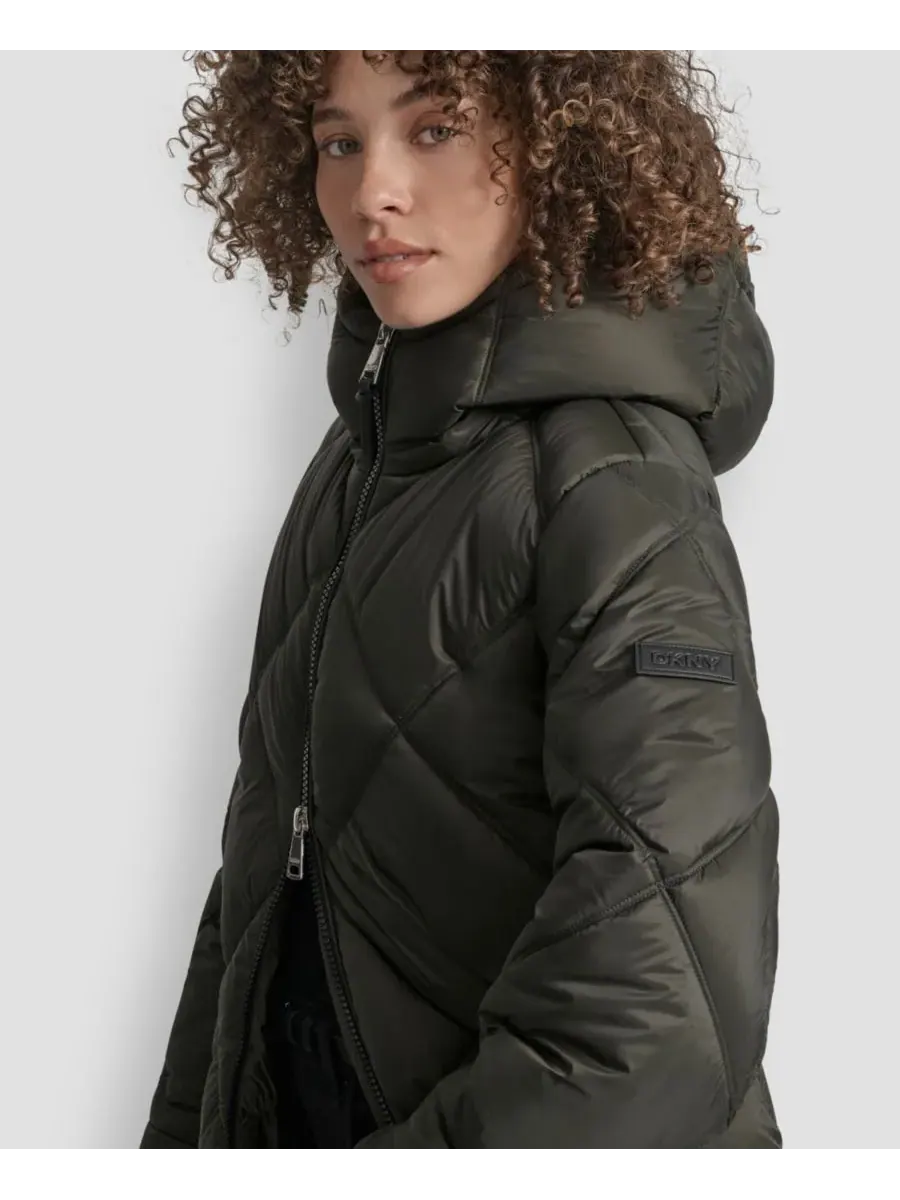 Женская стеганая пуховая куртка с капюшоном в виде ромбов DKNY — изображение 8 из 8, лоден