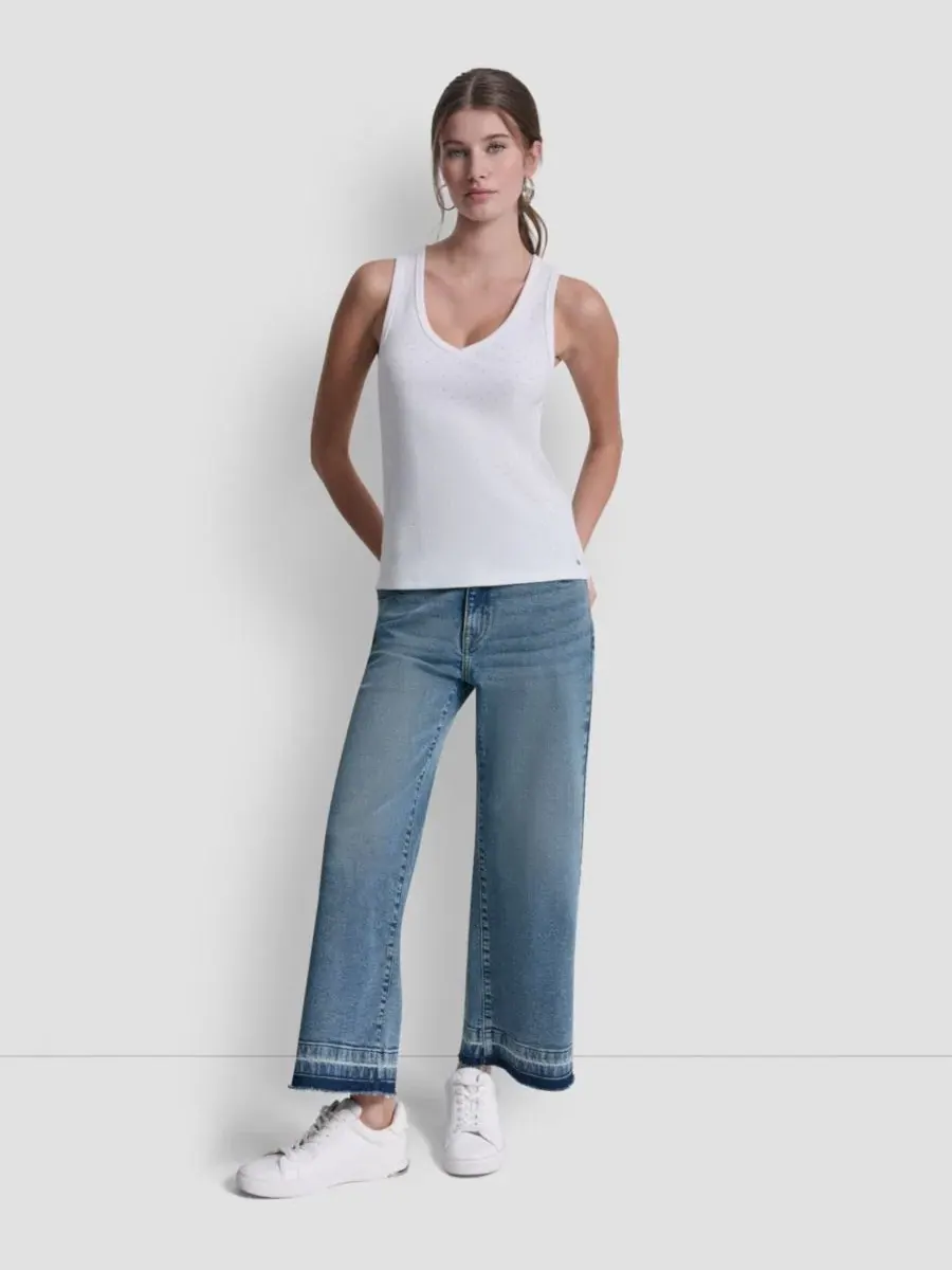 Женская майка с V-образным вырезом, украшенная стразами DKNY Jeans — изображение 2 из 6, белый