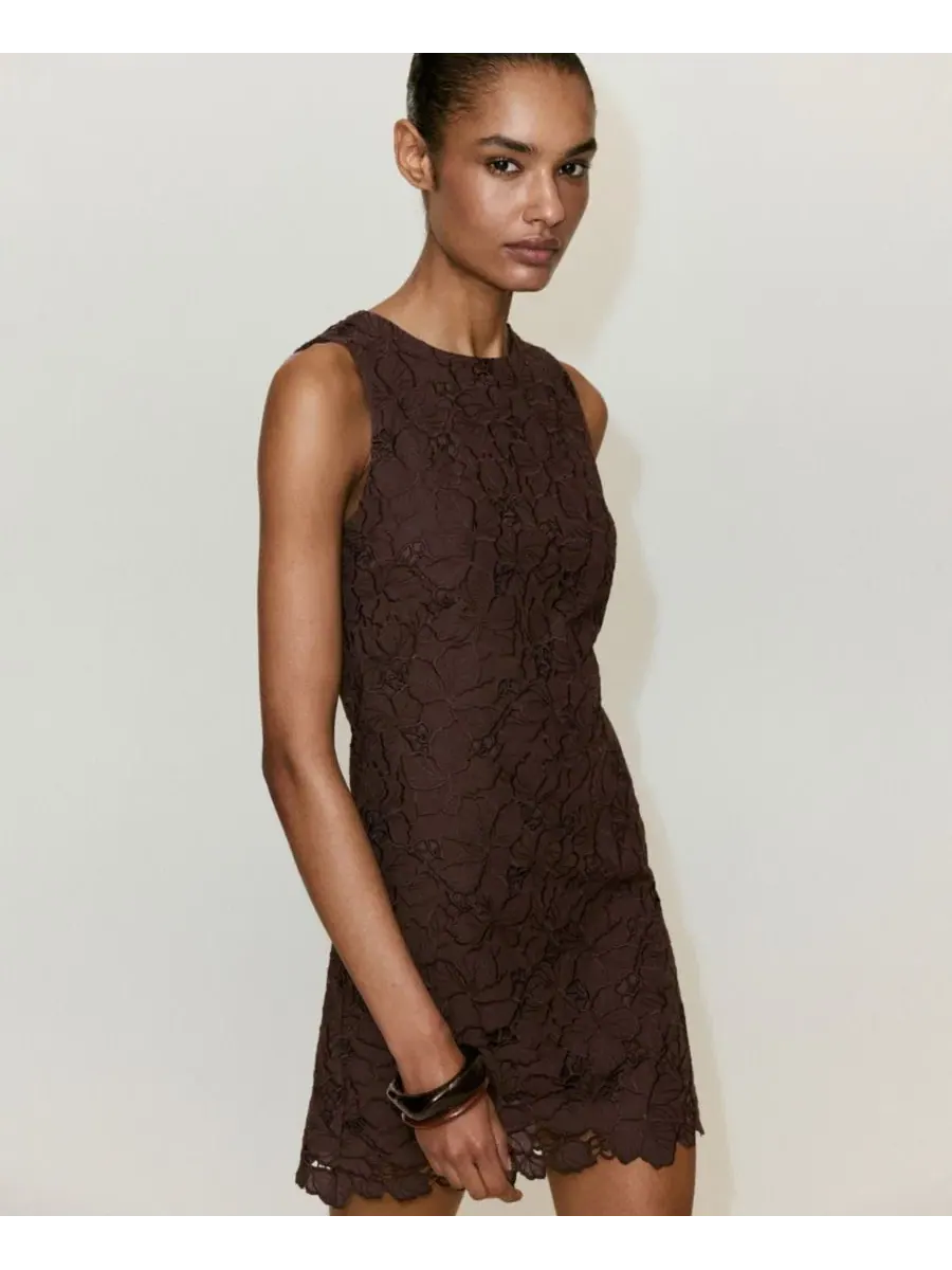 Платье с вышивкой и прорезными деталями, модель Cutwork Embroidery Short Dress MANGO — изображение 2 из 6, коричневый