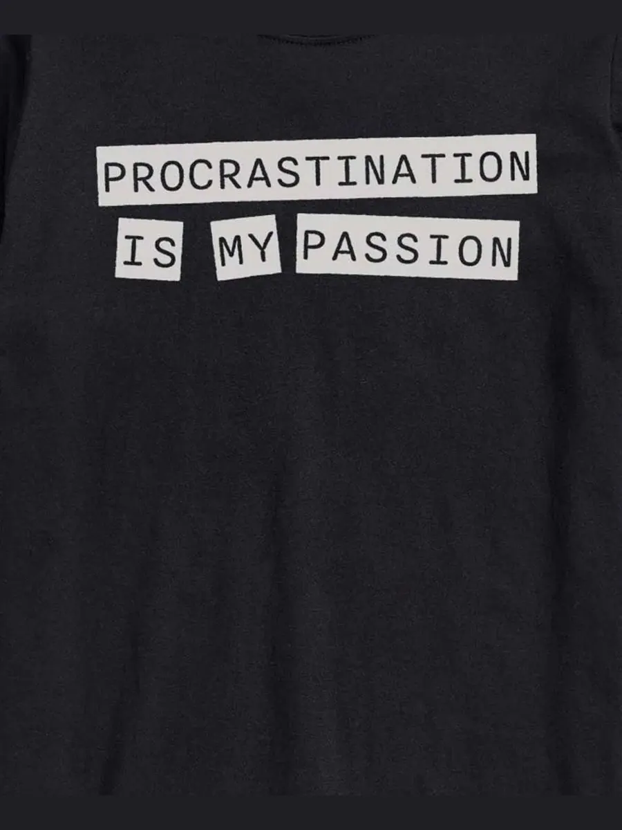 Футболка с коротким рукавом и принтом Procrastination Is My Passion AIRWAVES — изображение 3 из 3, черный