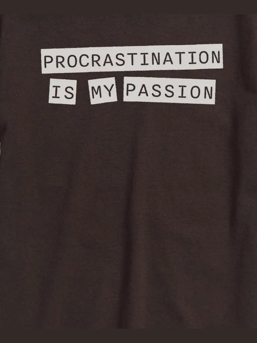Футболка с коротким рукавом и принтом Procrastination Is My Passion AIRWAVES — изображение 3 из 3, коричневый