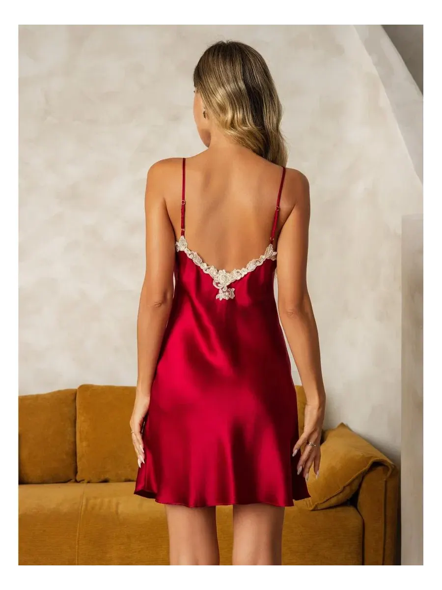 Ночная сорочка-комбинация из шелка с кружевом Mulberry Silk V-Back Lace Nightgown Slip Dress — изображение 2 из 3, красный