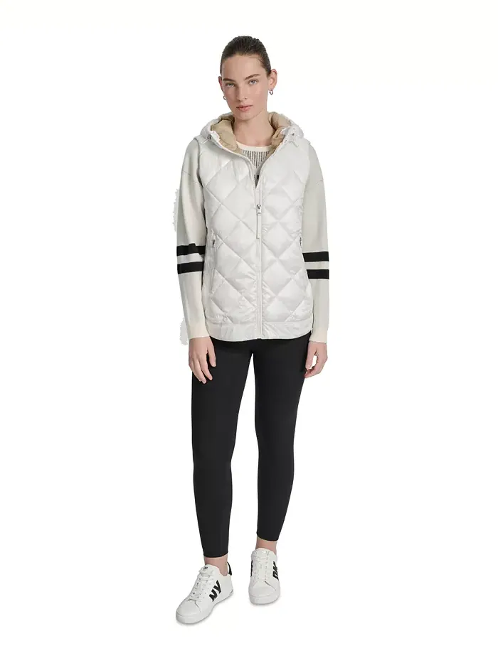 Женский стеганый жилет с капюшоном и закругленным подолом DKNY — изображение 2 из 6, металлик слоновая кость