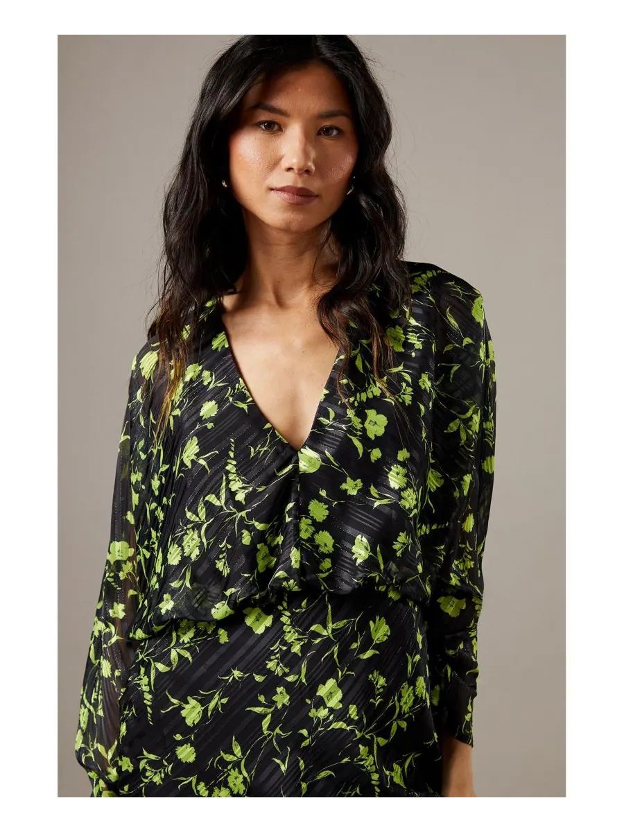 Женское миди-платье с цветочным принтом и полосками в стиле "летучая мышь" Warehouse — изображение 2 из 8, мульти