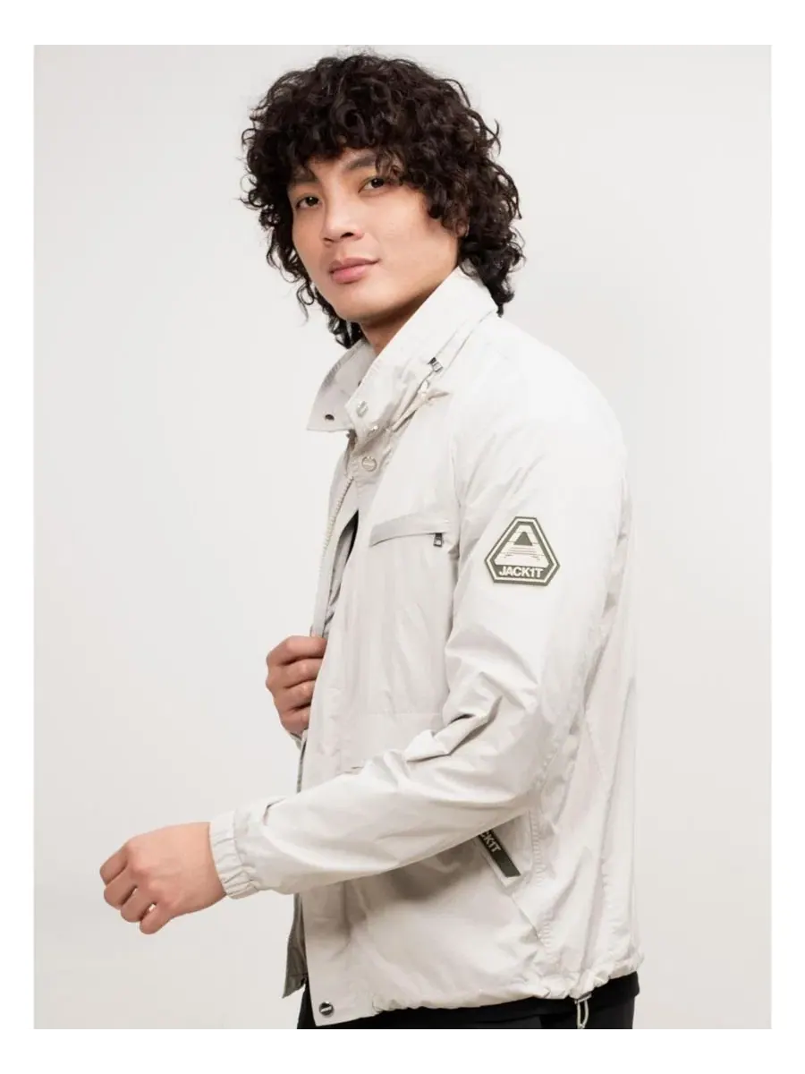 Ветровка легкая мужская с капюшоном, с принтом, Atlas Lightweight Windbreaker JACK1T — изображение 4 из 7, серый