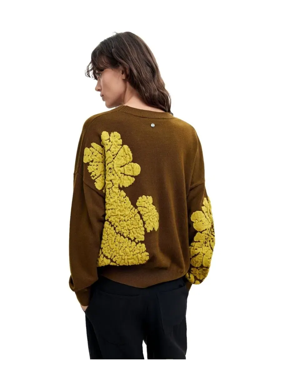 Женский джемпер с жаккардовым цветочным принтом, модель M. C. Lacroix Jacquard Floral Sweater — изображение 4 из 6