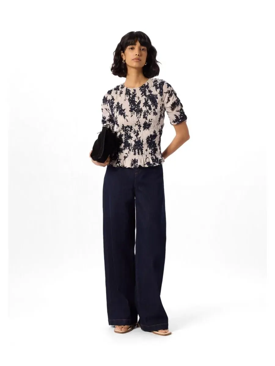 Блуза с рюшами и цветочным принтом Smocked Floral Ruffle Hem Peplum Whistles — изображение 3 из 6, слоновая кость/мульти