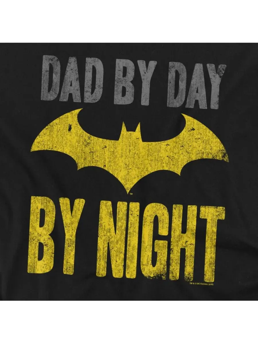Мужской свитшот с графическим принтом Dad by Day Batman — изображение 2 из 3, черный