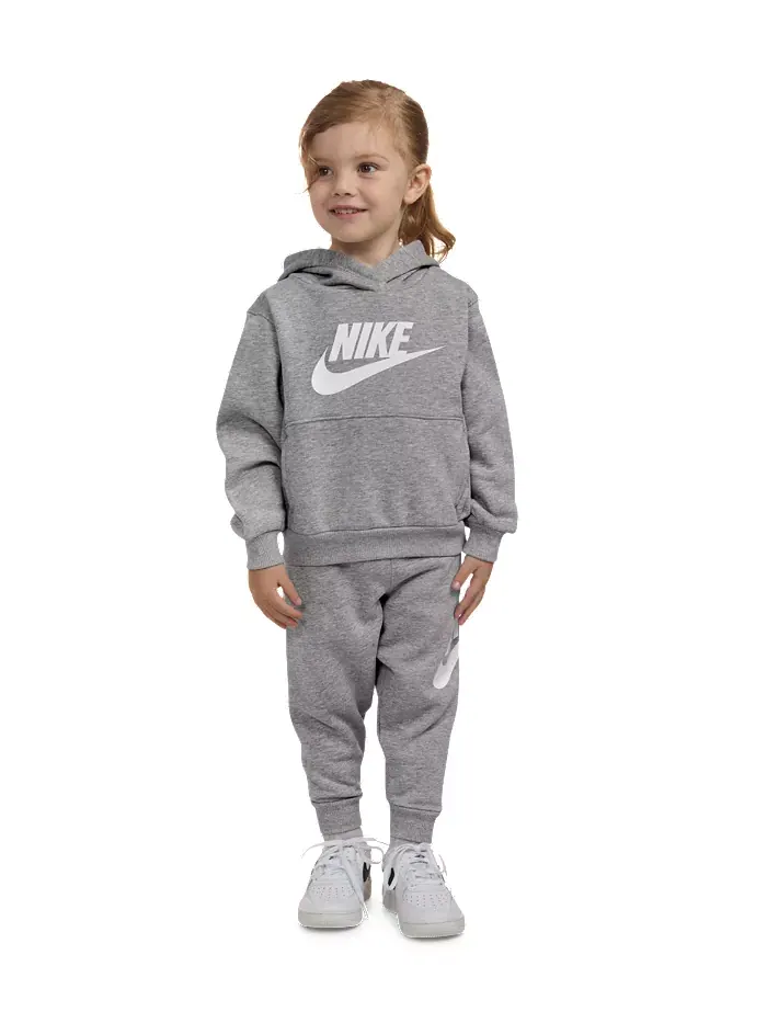 Комплект из двух предметов: флисовый пуловер с капюшоном для малышей Nike — изображение 7 из 8, темный серый