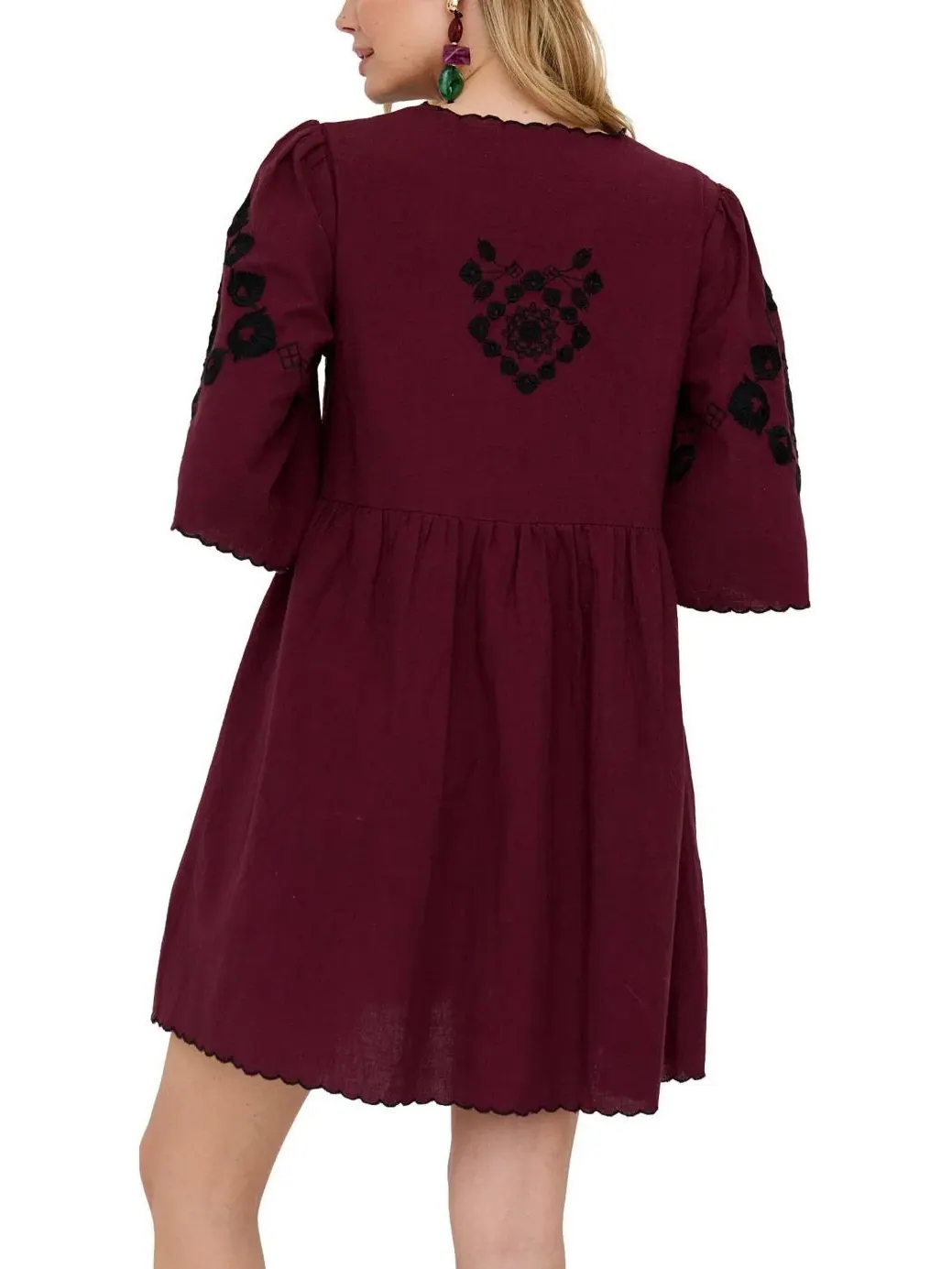 Платье мини с вышивкой Arabella V-Neck Embroidered Mini Dress Raffya — изображение 3 из 5, бордовый