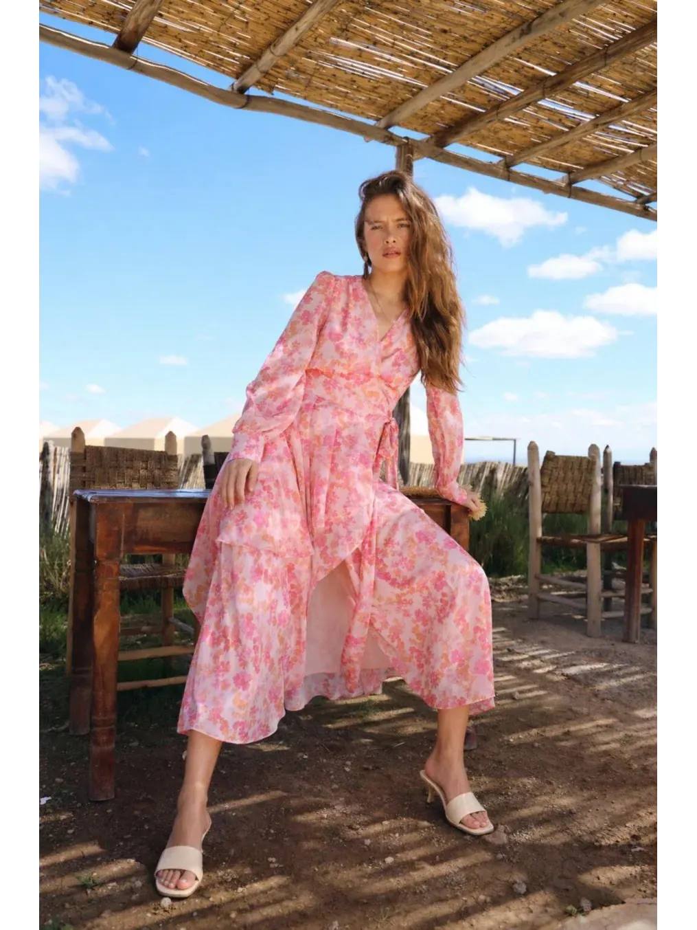 Платье-макси с цветочным принтом Romance V-Neck Long-Sleeve Floral-Print Maxi Dress CRAS — изображение 7 из 8, голубой