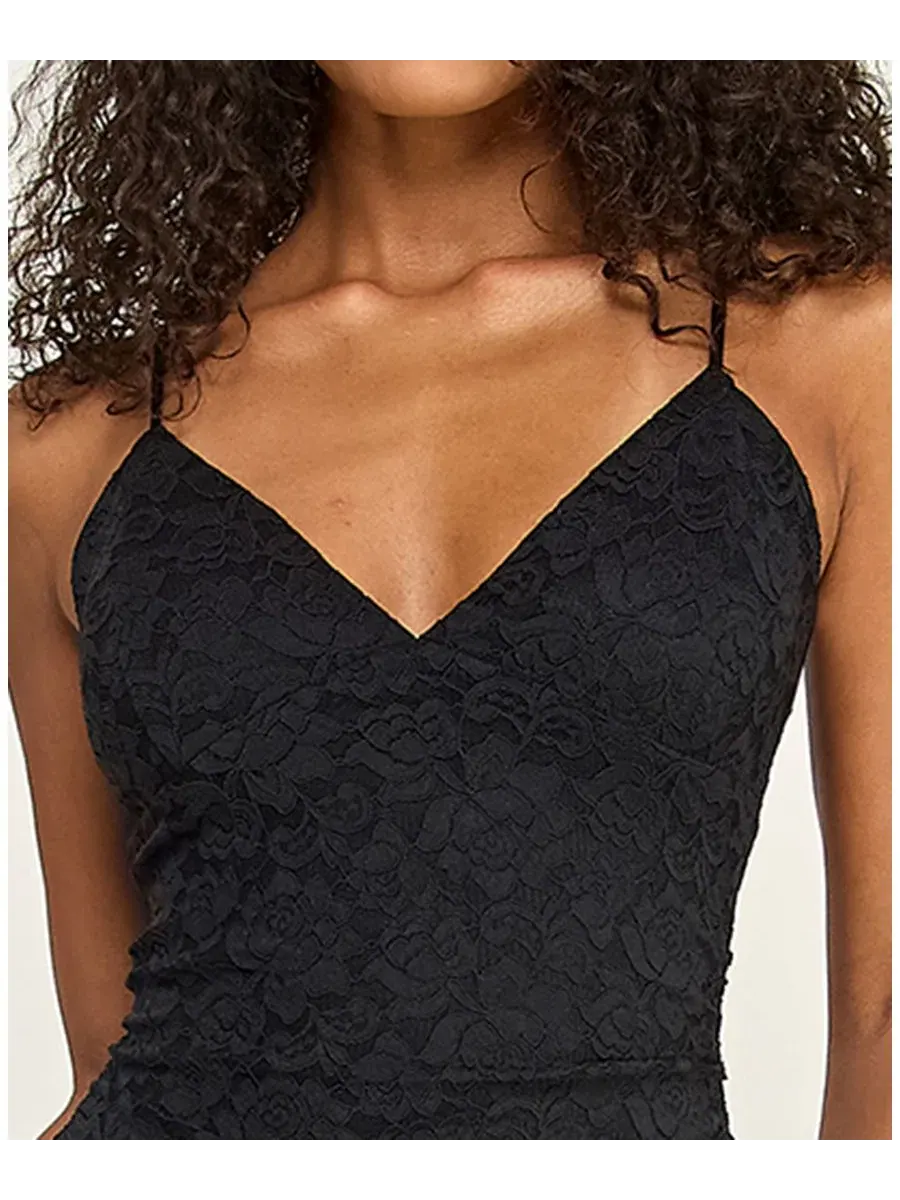 Платье миди с V-образным вырезом и кружевом, модель Handkerchief Hem V-Neck Lace Midi Dress KATIA — изображение 2 из 5