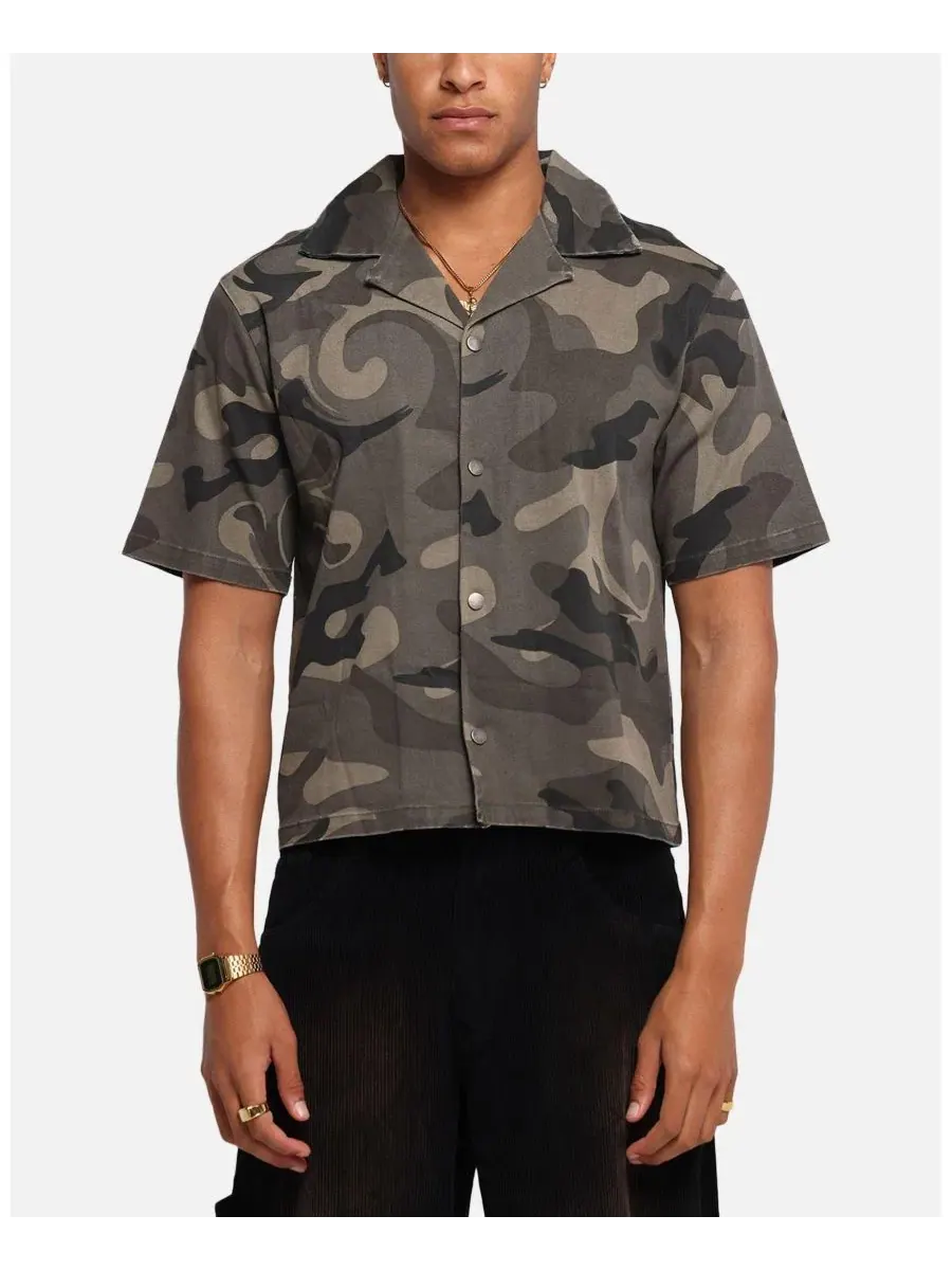 Мужская рубашка с принтом камуфляж, модель Washed Camo Button Up XXIII — зеленый