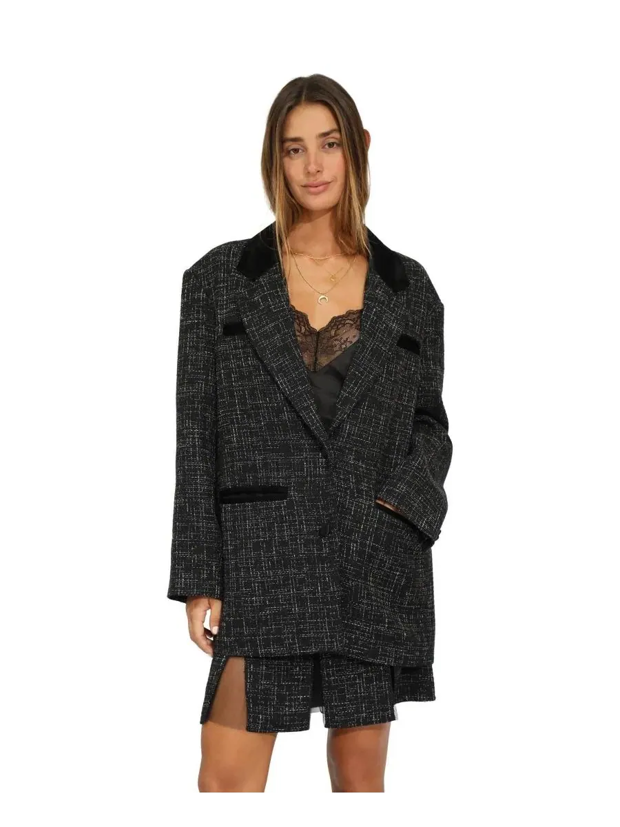 Женский оверсайз твидовый блейзер с острыми лацканами City Noir Tweed Belle & Bloom