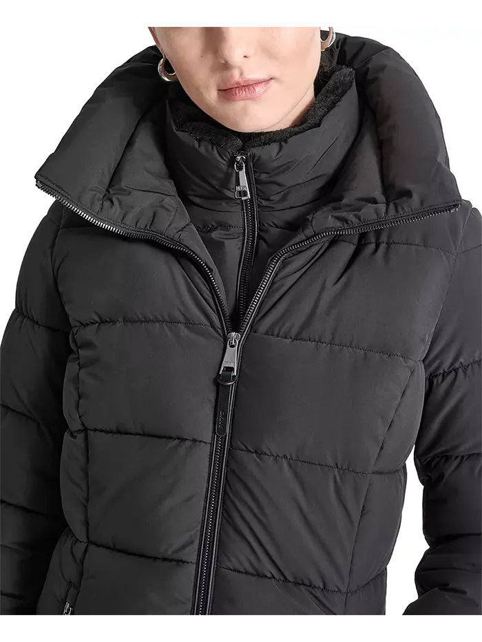 Женская стеганая куртка с капюшоном на молнии и нагрудником DKNY — изображение 4 из 7, черный