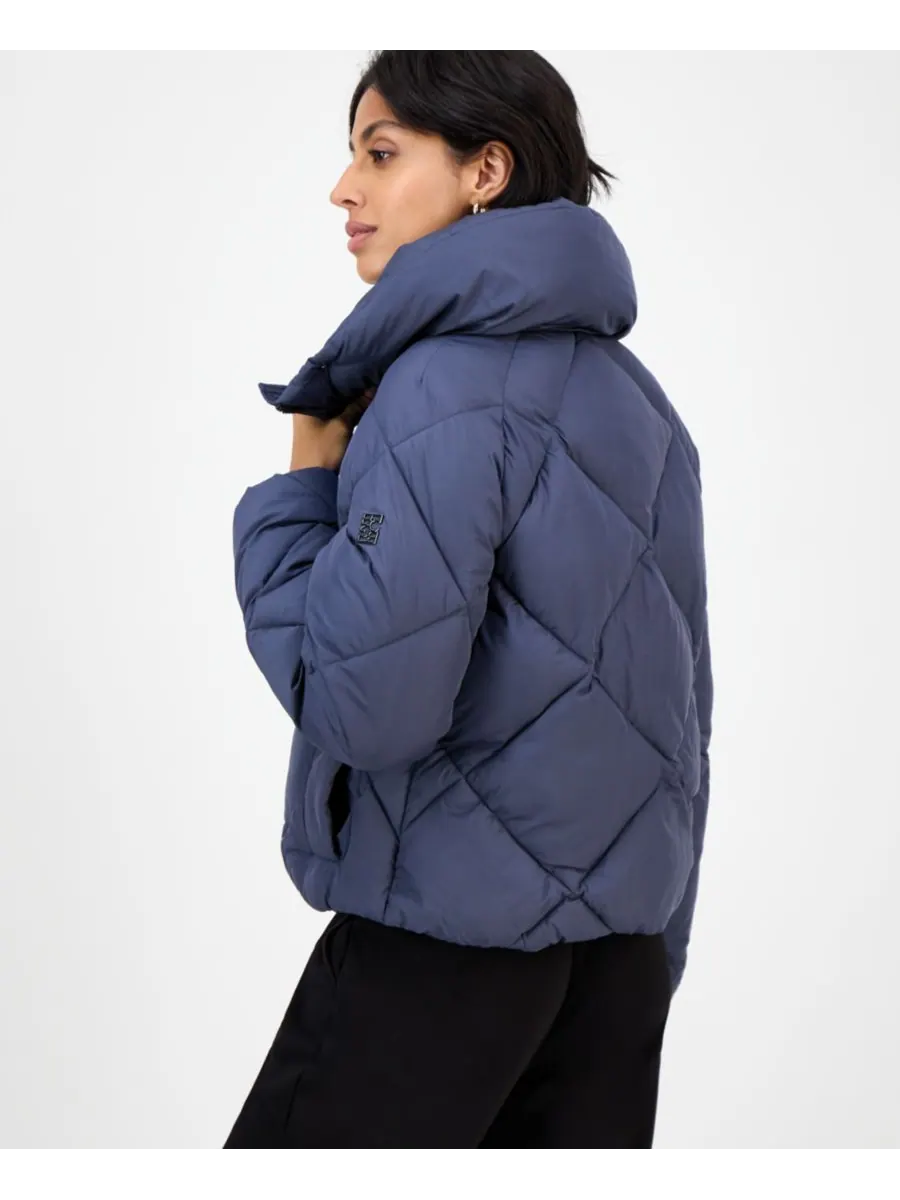 Женское короткое пуховое пальто с ромбовидным узором BCBG — изображение 2 из 5, синий