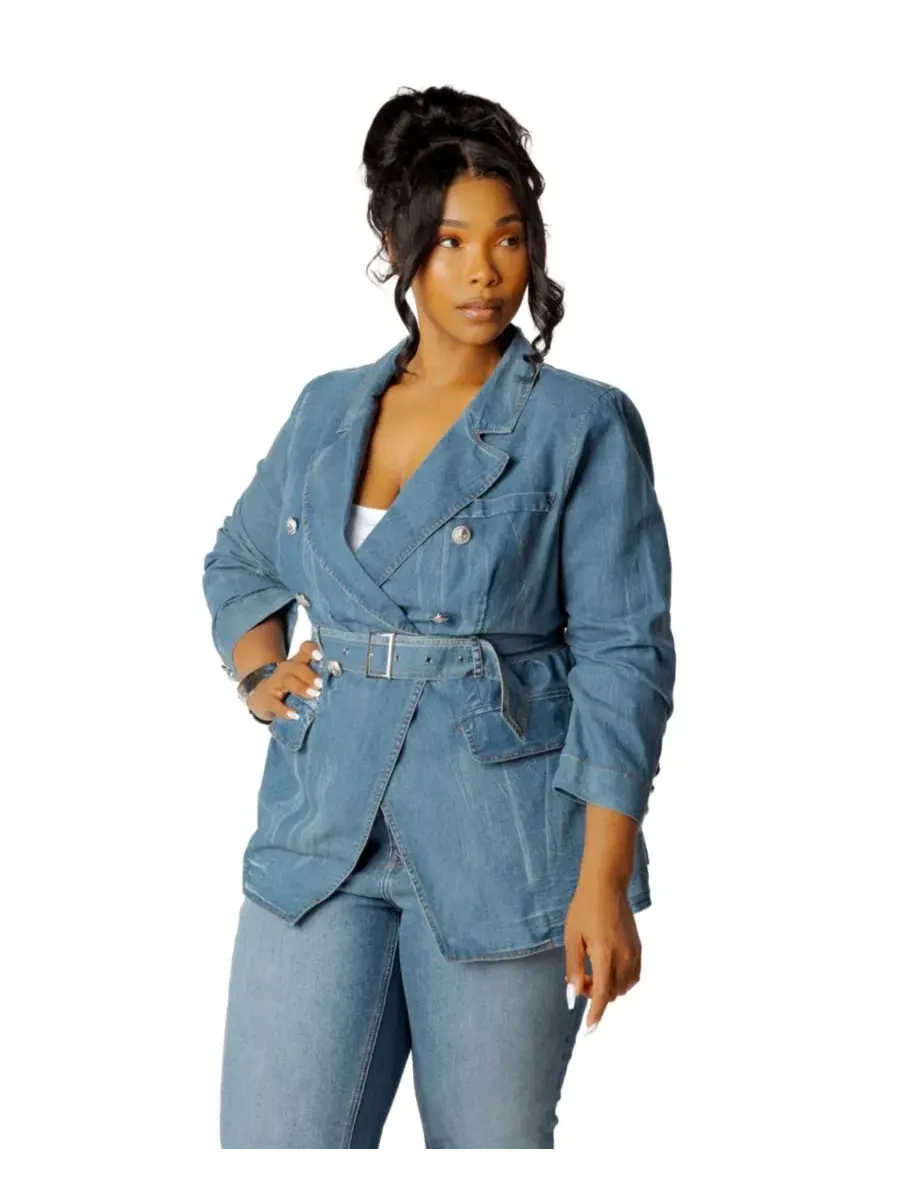 Джинсовый блейзер с поясом Plus Size Belted Denim Buxom Couture — синий