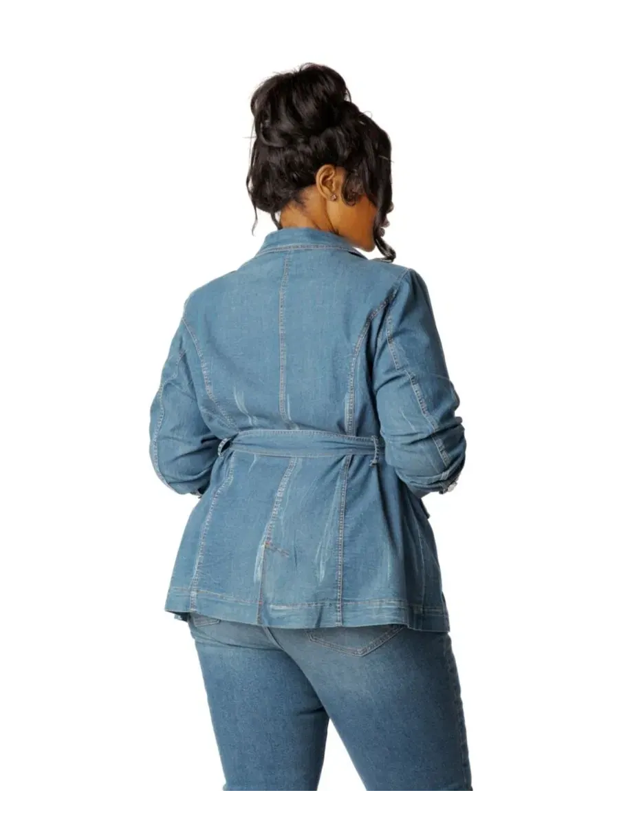 Джинсовый блейзер с поясом Plus Size Belted Denim Buxom Couture — изображение 4 из 4, джинсовый синий синий